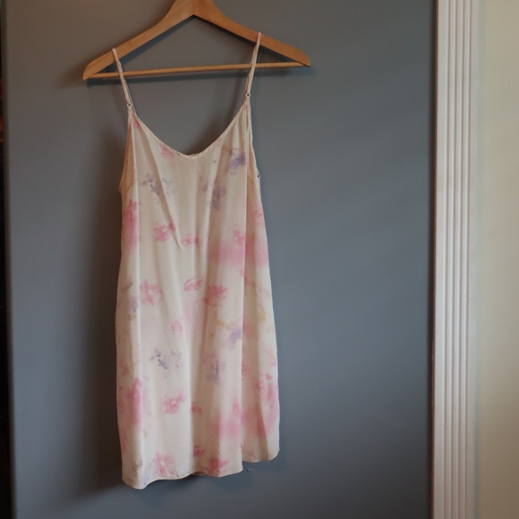 Silky Slip - Picture 1 of 3